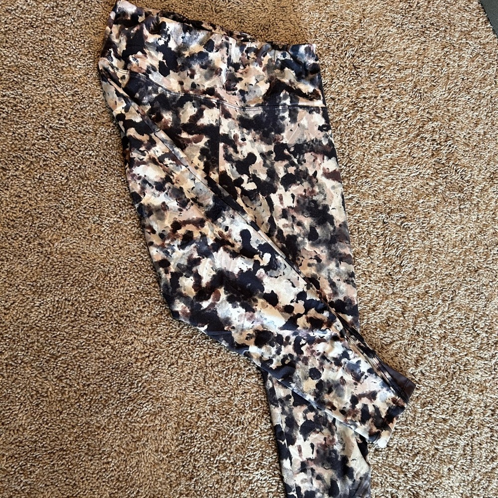 Detailed cropped leggings